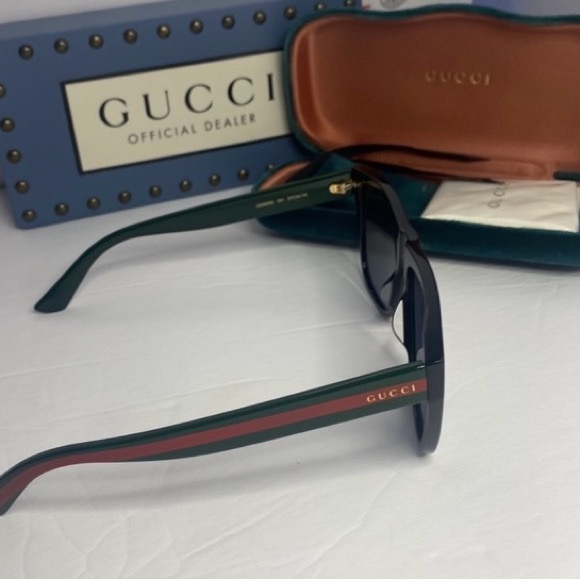 Gucci authentic Mens sunglasses! Very stylish and perfect for summer - Picture 10 of 10